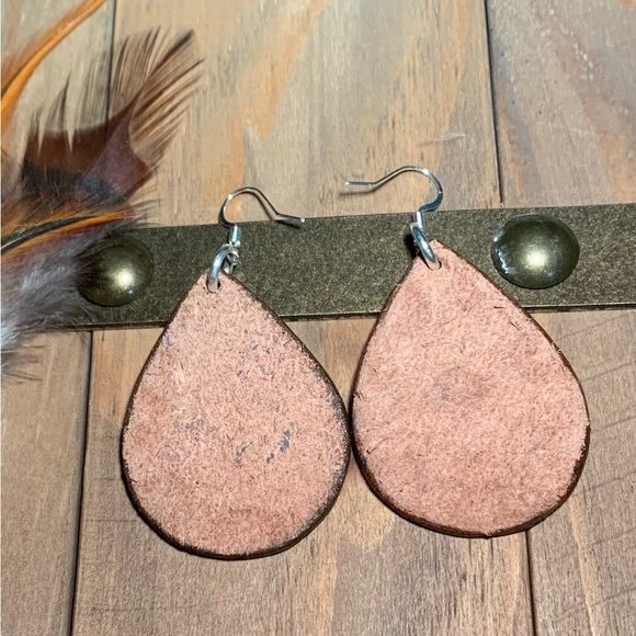 Tooled and antiqued, silver and brown tear drop earrings - Picture 7 of 7